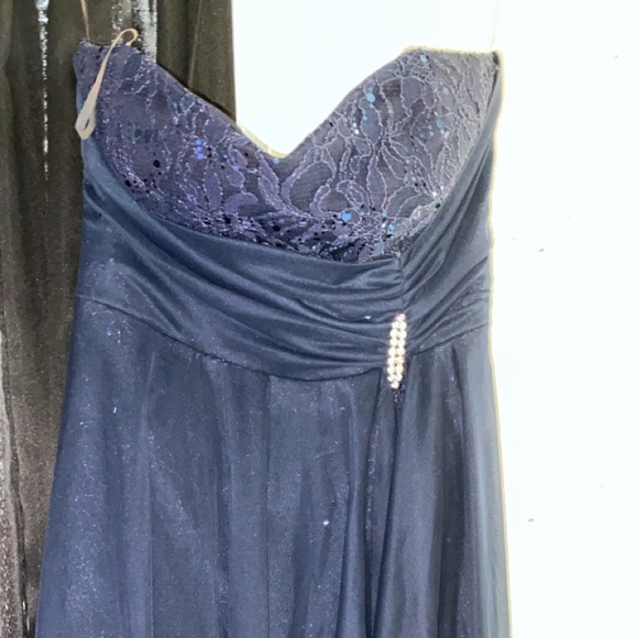 Dresses & Skirts - Dress